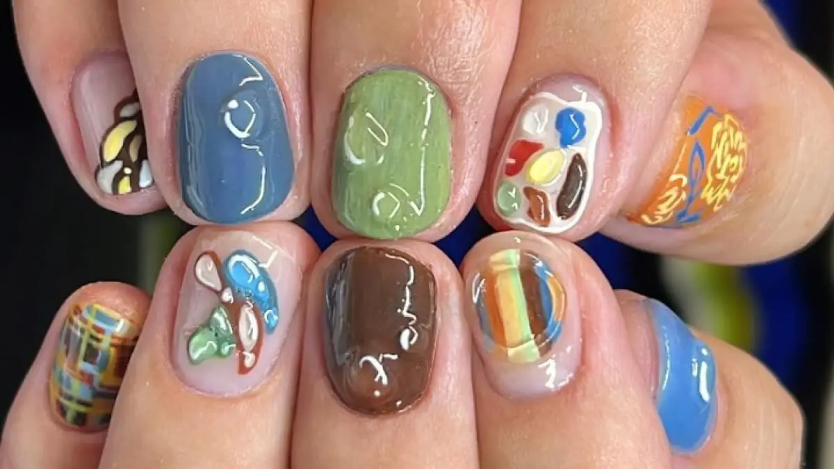 Uñas estilo libre