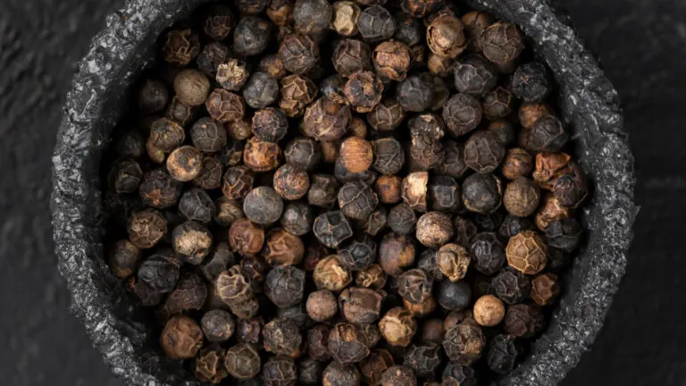 Piperina: qué es, para qué sirve y cuáles son sus beneficios