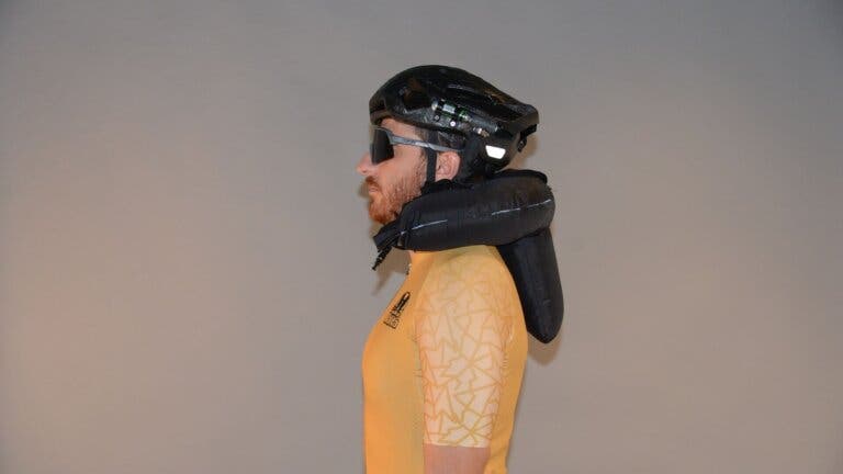 Un casco con airbag, hecho en España, en los premios de Fundación MAPFRE