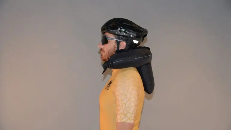 Un casco con airbag, hecho en España, en los premios de Fundación MAPFRE