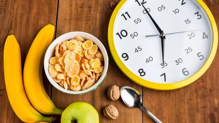 ¿Cómo funciona el ayuno intermitente de 16/8?