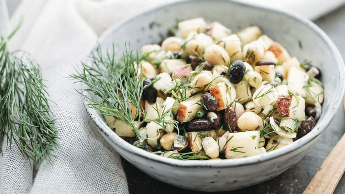 Alubias con garbanzos y eneldo.