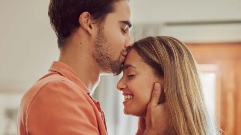 Conoce los tipos de besos que existen y cómo practicarlos