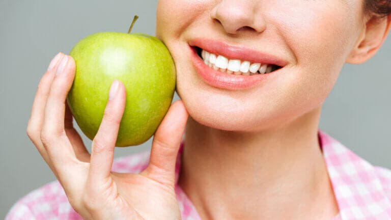 Vitaminas y minerales esenciales para la salud dental