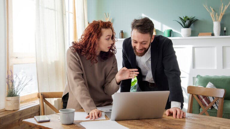 Trabajar con tu pareja: consejos para no afectar la salud de la relación