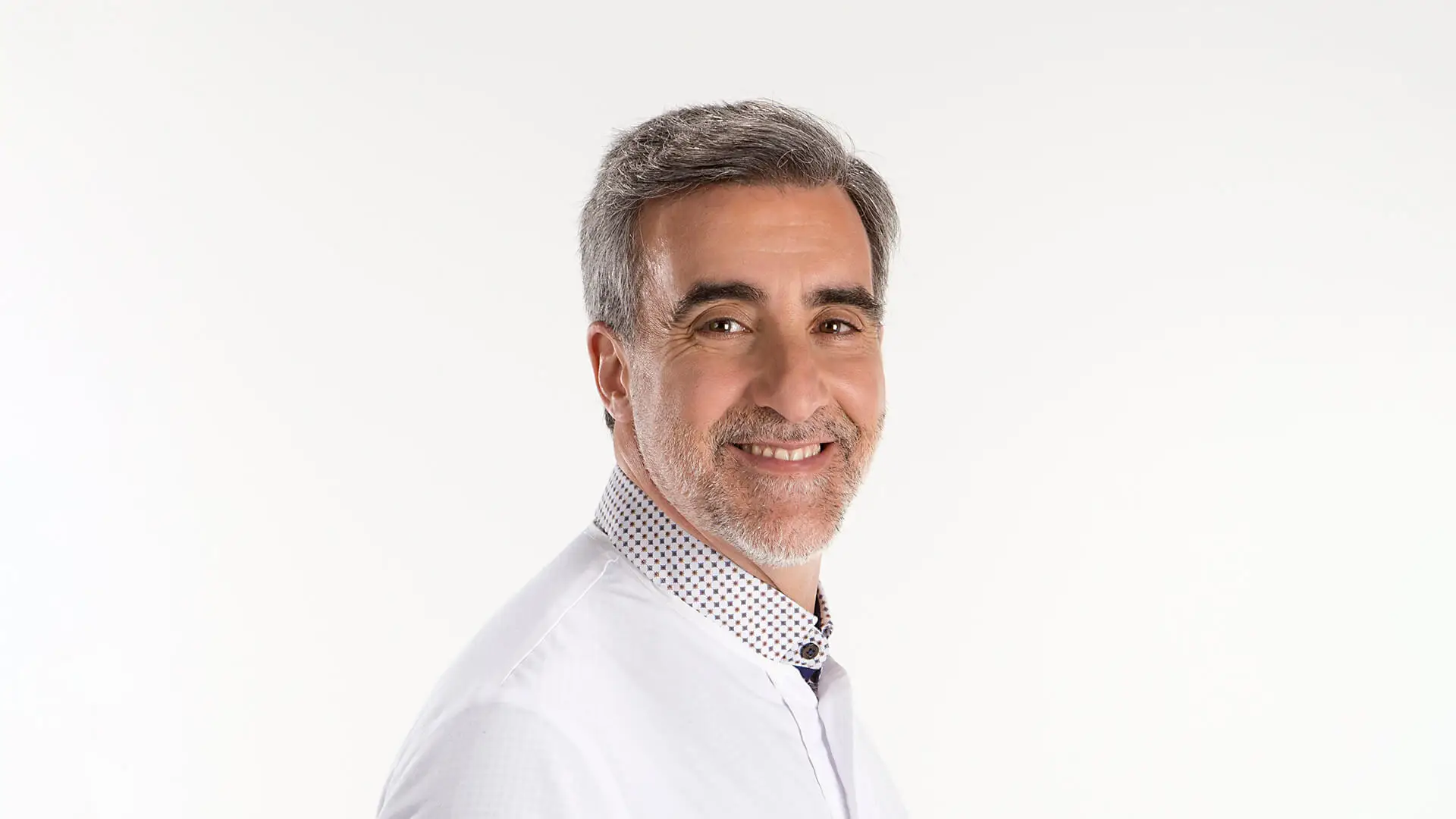 Dr Ignacio Lobo.