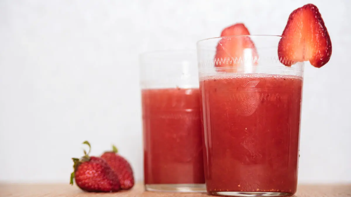 Toronja y fresas en batidos para el colon.