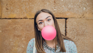 ¿Qué pasa si te tragas un chicle?