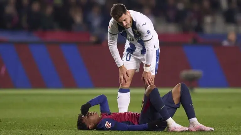 ¿Cuál es la lesión de Lamine Yamal y cuánto tiempo estará de baja?