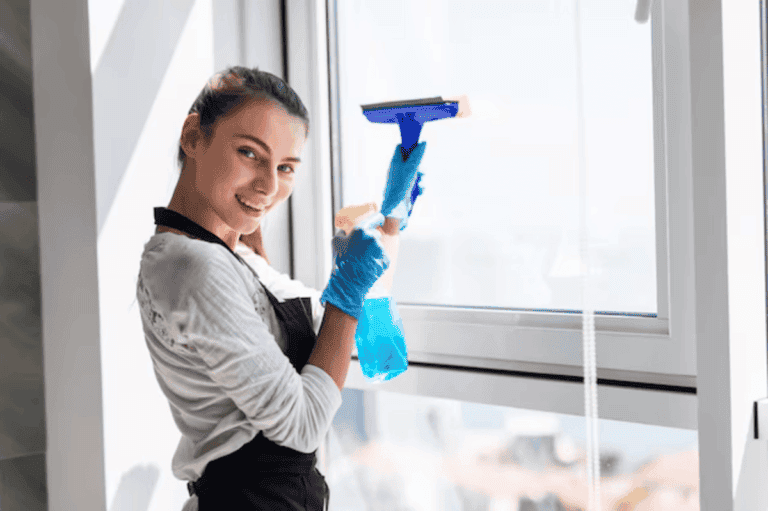 Cómo limpiar cristales muy sucios sin dejar marcas: consejos fáciles y efectivos
