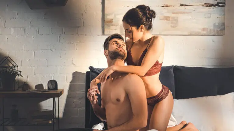 ¿Qué es el «pegging»? Todo sobre esta práctica sexual