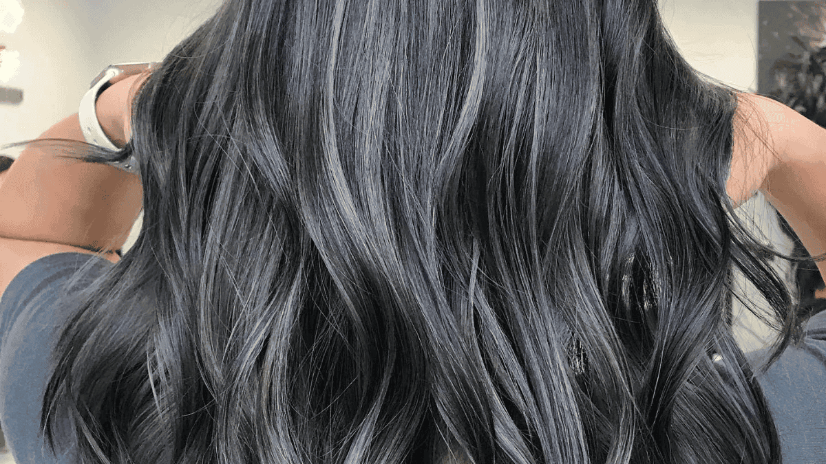 Cabello con mechas.