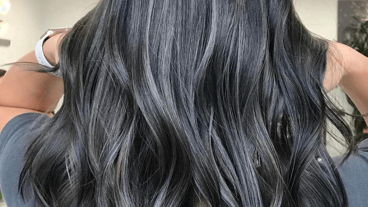 Cabello con mechas.
