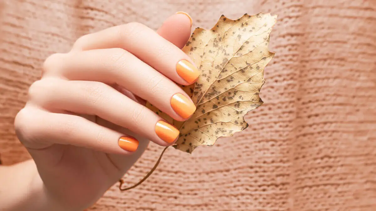 Balsam dye nails.