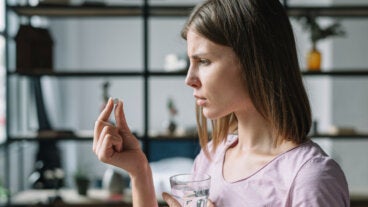 ¿Es bueno dejar los antidepresivos? Beneficios y riesgos de su suspensión