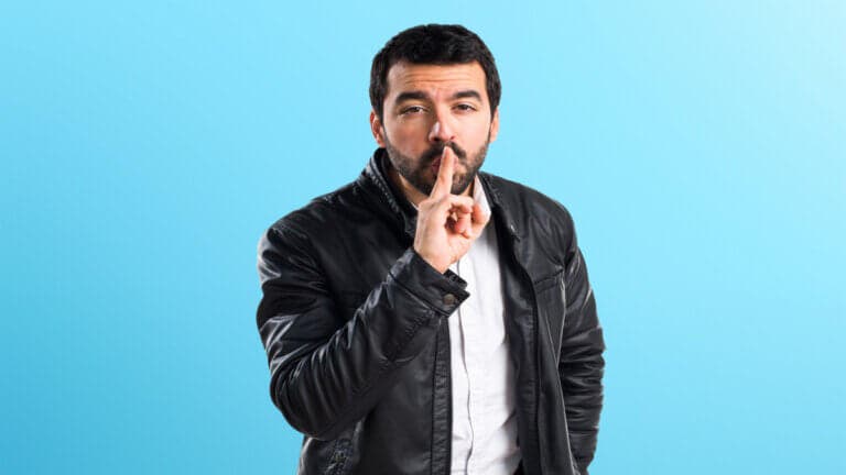 El arte de callar: cómo saber cuándo es mejor guardar silencio