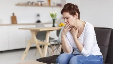 Por qué aparecen las náuseas en la menopausia y cómo controlarlas