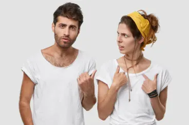 ¿Qué es el negging y cómo reconocer esta táctica de manipulación en una cita?