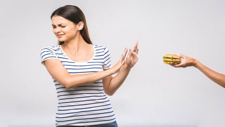 Cibofobia o miedo a comer: señales y formas de afrontarlo