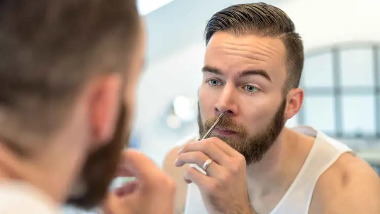 ¿Cortar o no los pelos de la nariz? Lo que debes saber