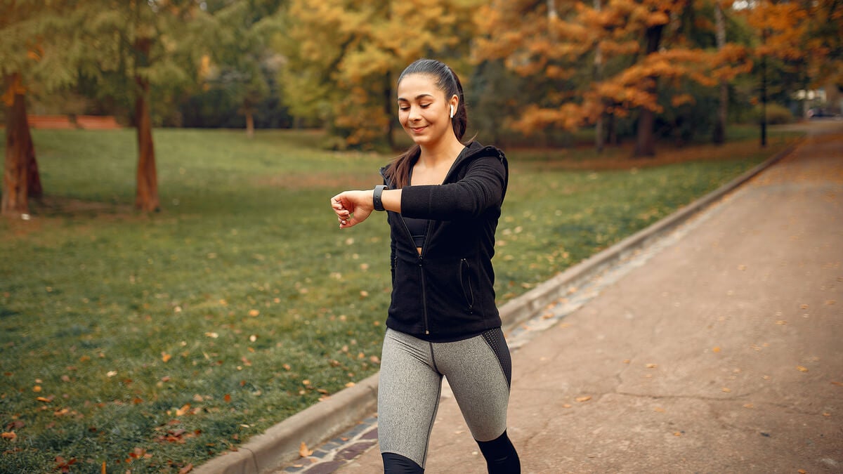https://mejorconsalud.as.com/wp-content/uploads/2025/06/caminata-japonesa.jpg