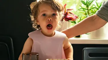 Cómo actuar si tu hijo se atraganta (sin entrar en pánico)