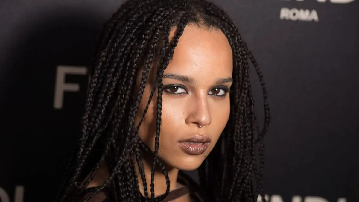 Zoe Kravitz con trenzas.