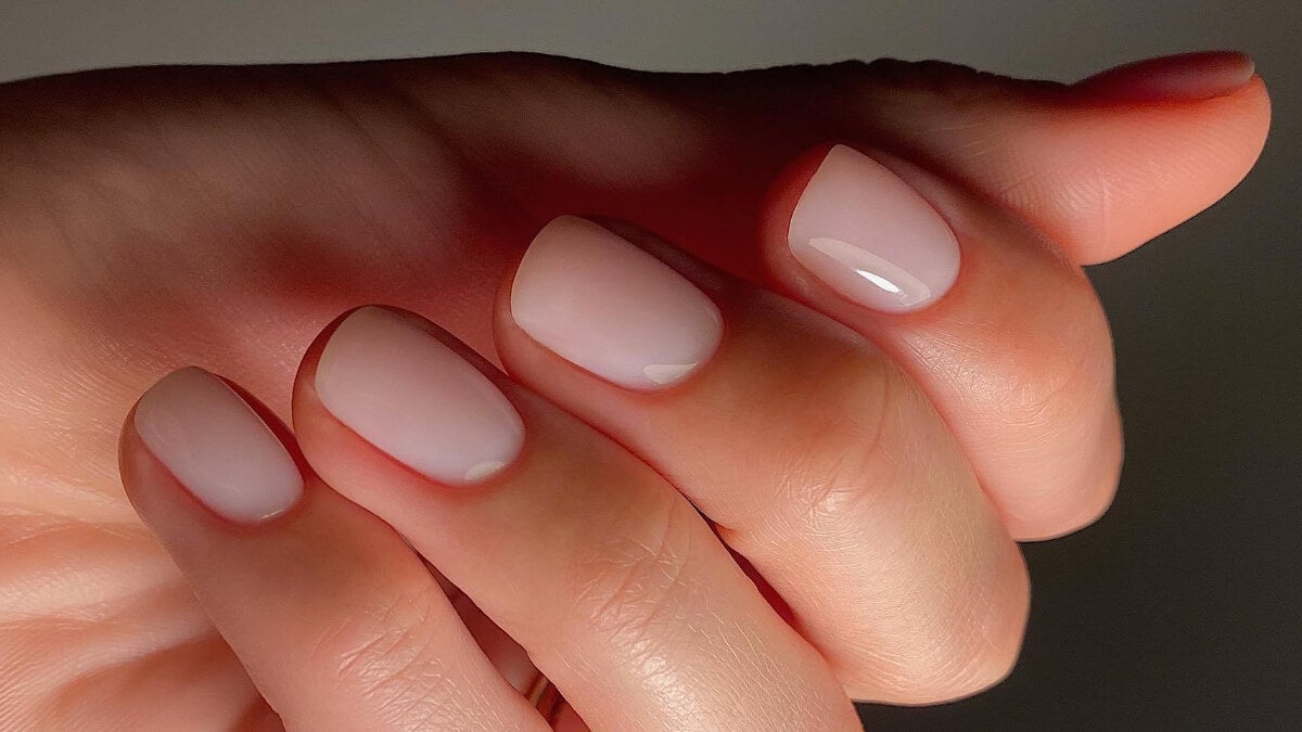 Manicura Soap Nails, el paso a paso para lograr un efecto minimalista en tus uñas