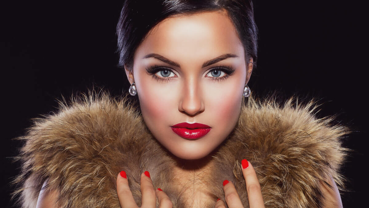 Maquillaje Mob Wife Aesthetic.