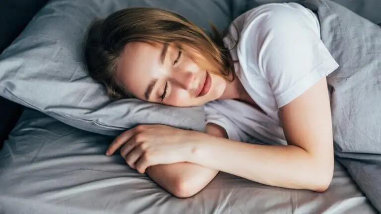 Aplica estos hábitos nocturnos para dormir del tirón toda la noche