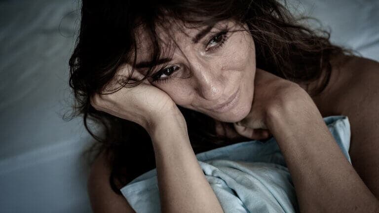 ¿Por qué sentimos un nudo en la garganta antes de llorar? La ciencia tiene la respuesta