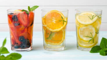 5 bebidas refrescantes sin azúcar para hidratarte este verano