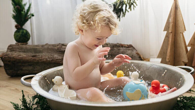 Los juguetes del baño de tus hijos pueden estar llenos de moho: aprende a desinfectarlos de manera segura