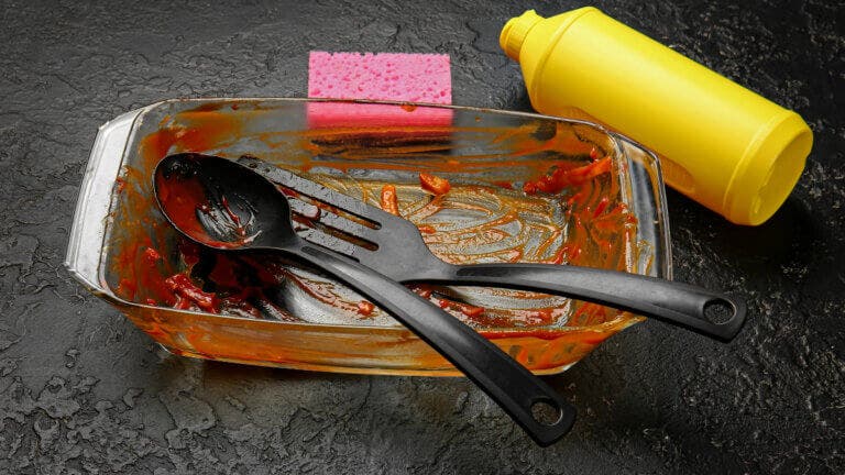 El truco casero para limpiar fuentes de vidrio y dejarlas como nuevas