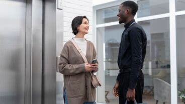 Cómo mejorar tu "small talk" para romper el hielo y evitar silencios incómodos en tus conversaciones