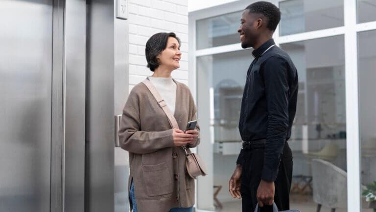 Cómo mejorar tu "small talk" para romper el hielo y evitar silencios incómodos en tus conversaciones