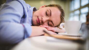 Coffee nap: la estrategia que combina café y siesta para recargar tu energía