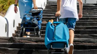 6 trucos infalibles para subir la compra por las escaleras con menos esfuerzo