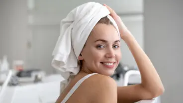 5 razones para secar tu cabello con toalla de microfibra (el algodón causa frizz)