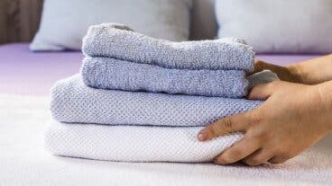 Toallas de microfibra vs algodón: cuándo usar cada una