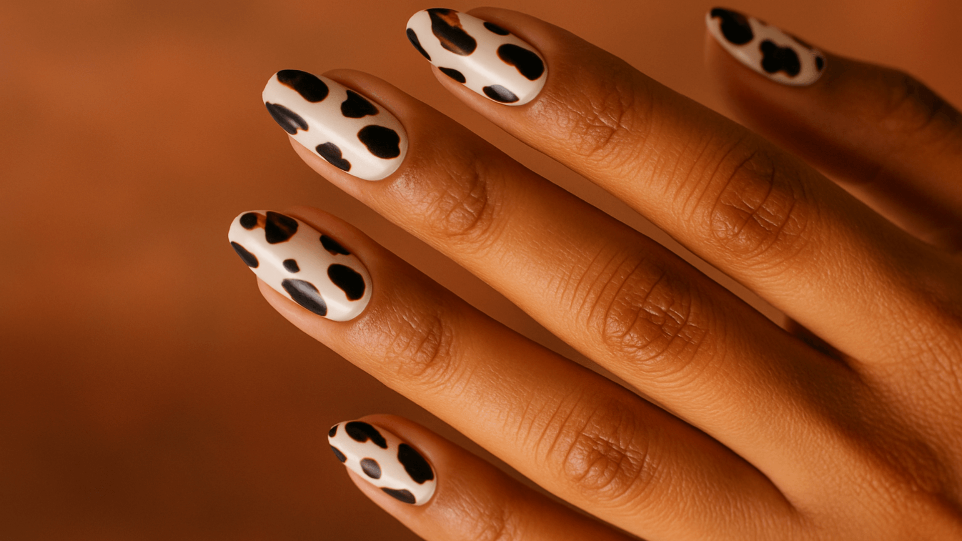 Uñas con animal print.