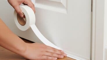 ¿Corrientes de aire, polvo o insectos? Así te ayudan los burletes adhesivos en tus puertas