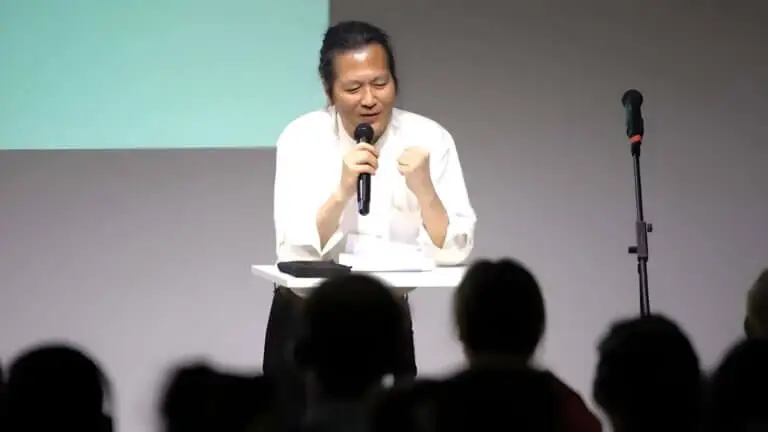 Byung-Chul Han, filósofo, "todos nosotros deberíamos jugar más y trabajar menos, entonces produciríamos más”