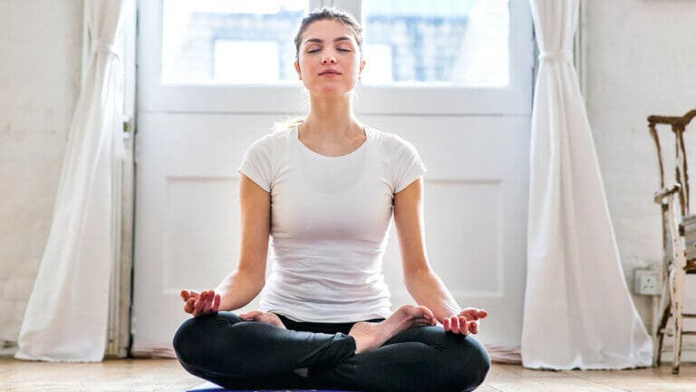 Perder la concentración al meditar no es un fallo, es justo lo que tu mente necesita