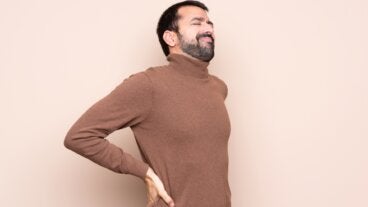 Ya tengo dolor de espalda a los 30: causas comunes y qué hacer
