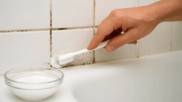 Adiós a la lejía: cómo usar percarbonato de sodio para blanquear las juntas con moho