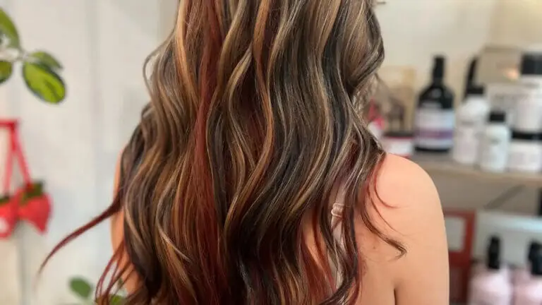 Mechas Calicó: la técnica que combina colores opuestos y destaca por su originalidad