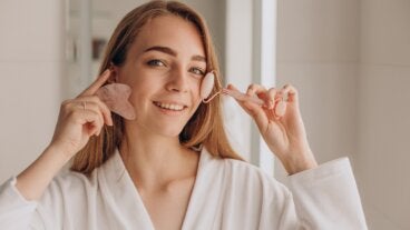 Masajeadores faciales: lo que prometen, lo que hacen y lo que la ciencia dice