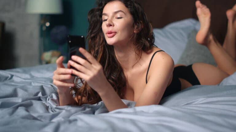 Sexo narrado: cuando la voz logra encender igual o más que las imágenes