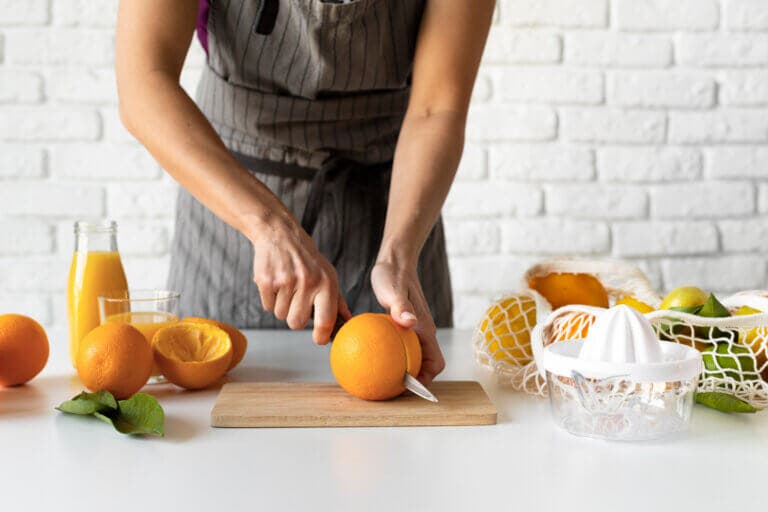 Recicla cáscaras de naranja: 5 usos ecológicos que simplificarán tu limpieza
